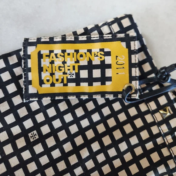 Tory Burch Fashion Night Out 2011 Tote NWT - Picture 2 of 3